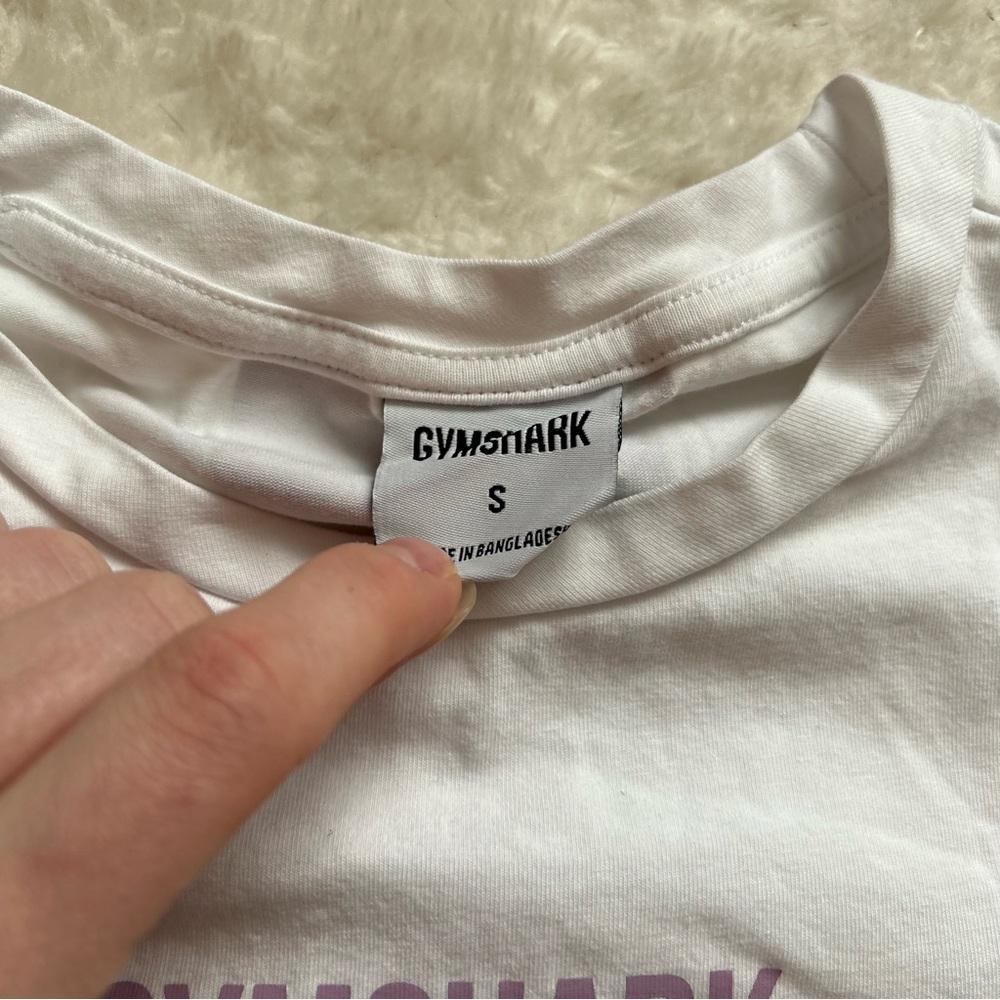 Gymshark Cropped White/Lilac Logo Short Sleeve Workout Top - Picture 3 of 5